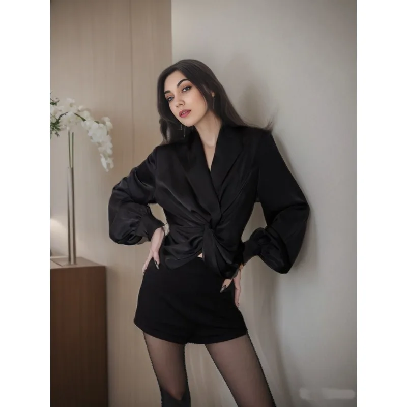 السيدات الربيع والخريف الأسود الخامس الرقبة الفرنسية الرجعية الصليب مطوي فانوس كم قميص جودة عالية تصميم الاتجاه الموضة الأعلى