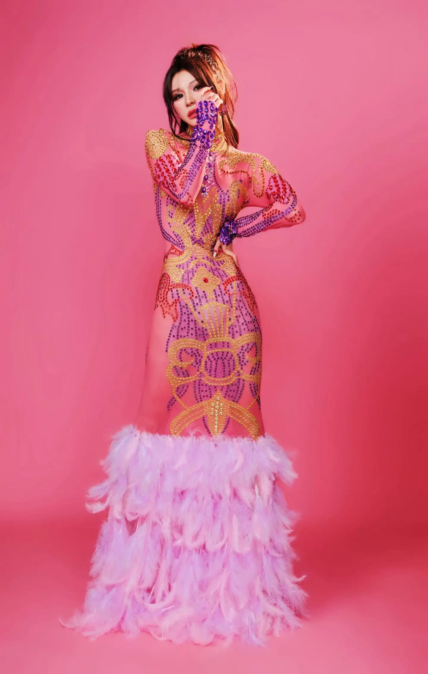 Xiaoyanzi Luxury Women Dubai Dress Sparkling Diamond Patchwork Feather Sress Celebrity Stage Performance Costume Prom Gowns