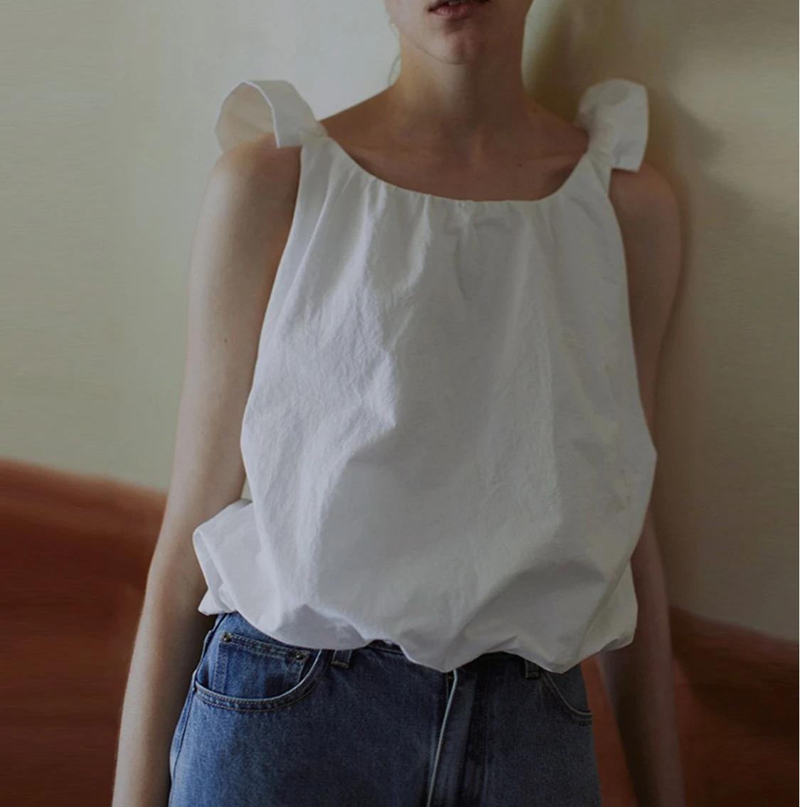 

Summer New Small Flying Sleeve Air Cloud Feel Bubble Strap Shirt