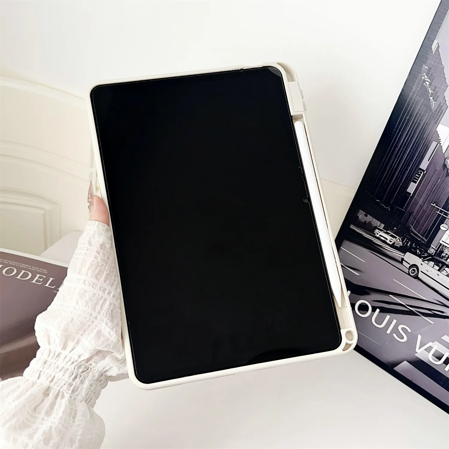 For Xiaomi Pad 6 / Pad 6 Pro Case Solid Color TPU Tablet Cover with Pencil Holder - White