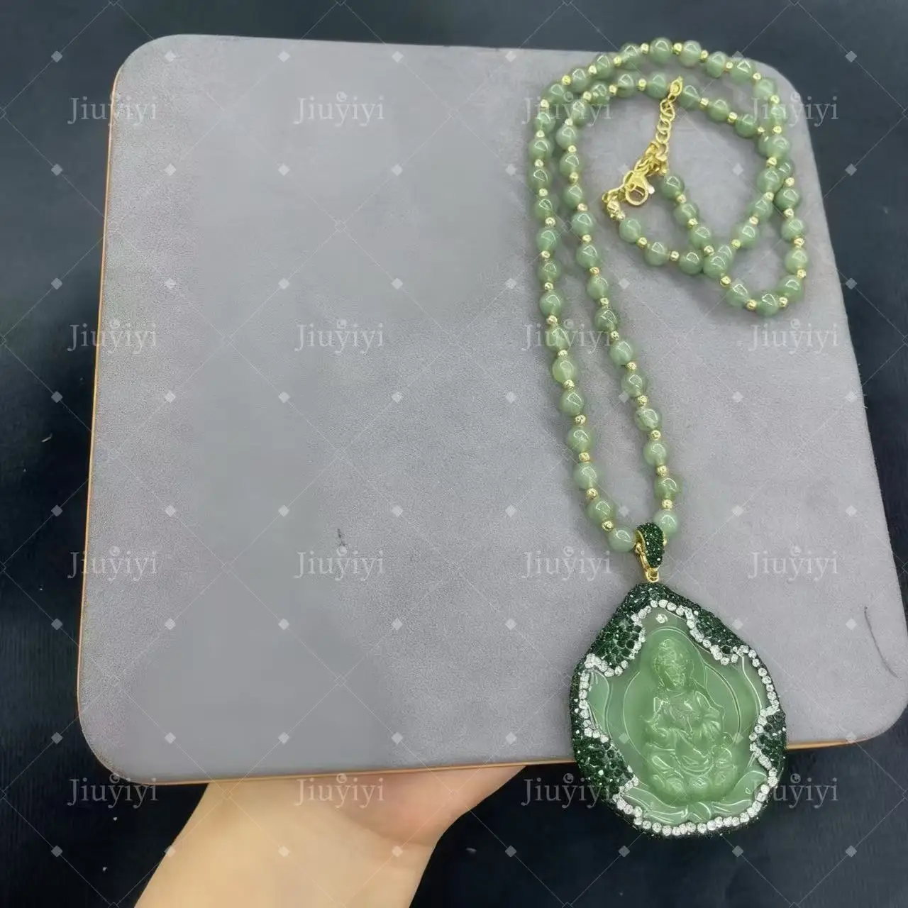 موديل جديد 2025، معنى زن المخفي بين الرقبة: قلادة جيد قوانيين الزمرد، ترتدي الميمون الشرقي على الجسم #2