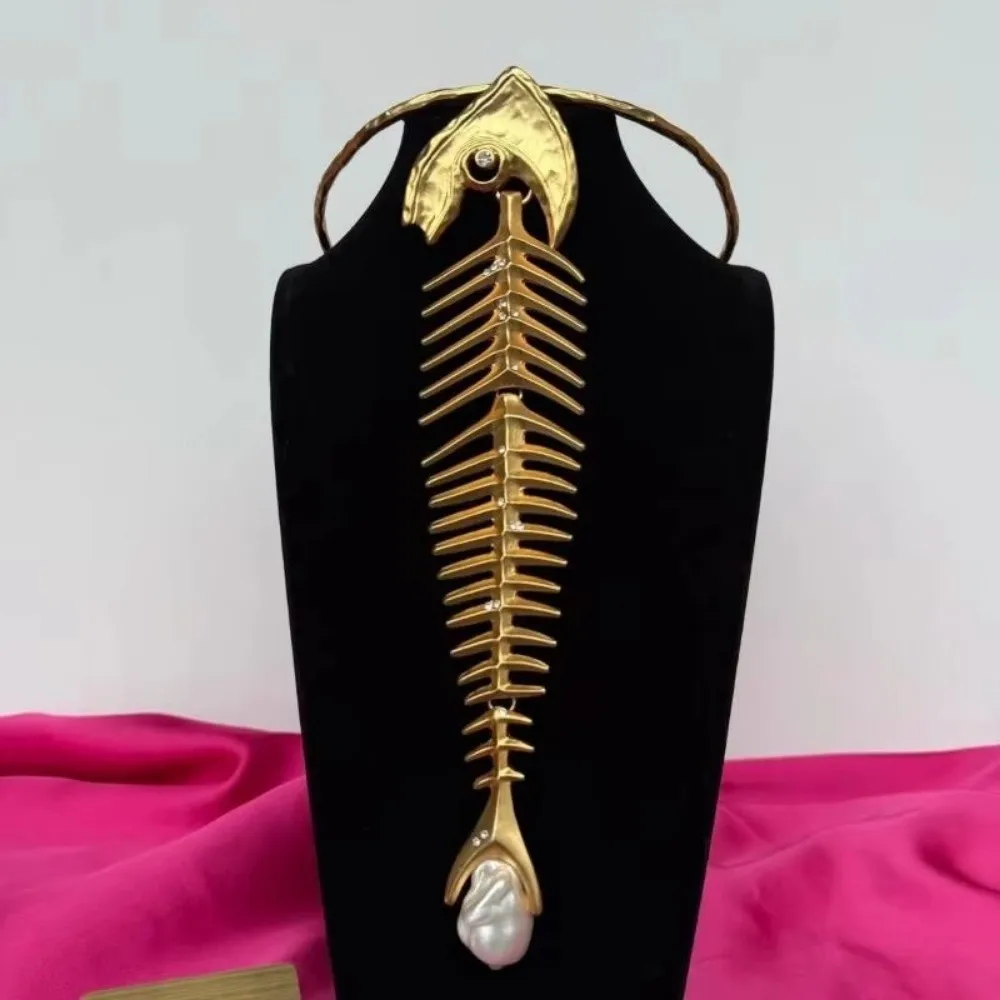 Retro Alloy Big Fish Bone Pendant Exaggerated Choker Necklace Women Novelty Design Collar Necklace Jewelry Accessories Gift