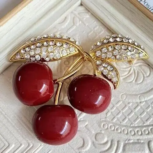 Enamel Drop Glazed Fruit Red Cherry Pin Brooch Medieval Ethnic Style Rhinestone Inlaid Corsage Brooches for Woemn Pins Gifts