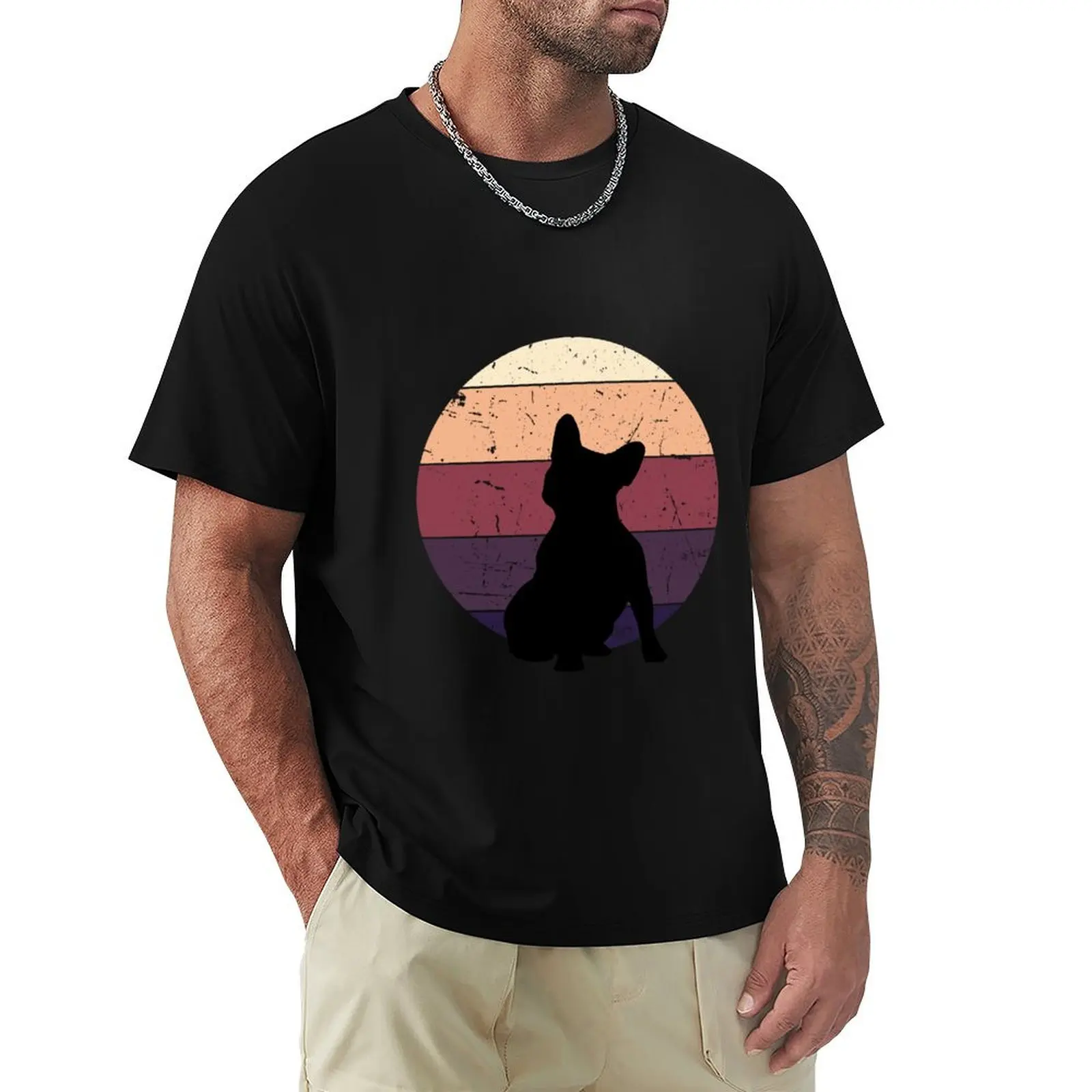 

Silhouette of cute french bulldog sitting with dark colored sunset, vintage style, frenchie mon, frenchie dad, frenchie T-Shirt