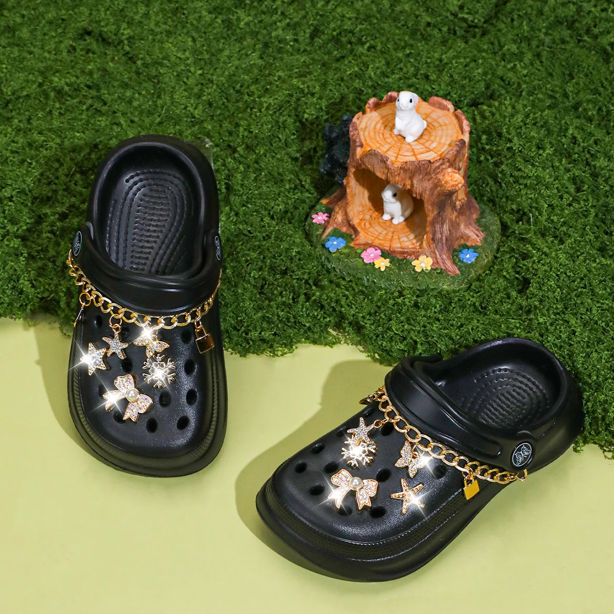Kinder Slip-On Clogs und Pantoletten - Atmungsaktive, Wasserdichte EVA-Gartenschuhe mit Dekorativer Kette für Strand und Alltag 168 – Detail 4