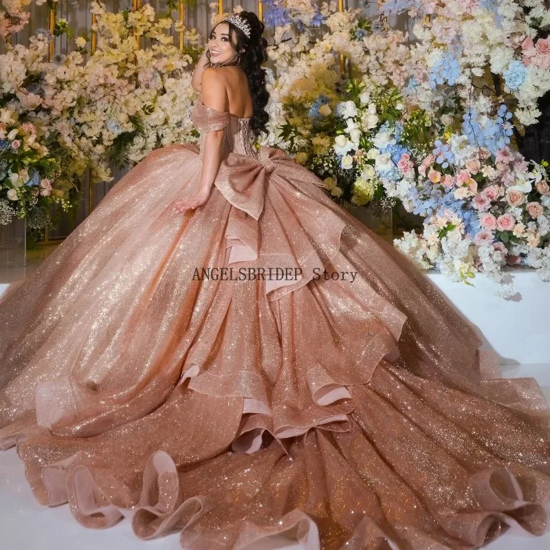 ANGELSBRIDEP Rose Gold Glinsterende Quinceanera Jurk Kralen met Strik Baljurk Gelaagde Prinses Verjaardagsfeestje Jurk Aangepast