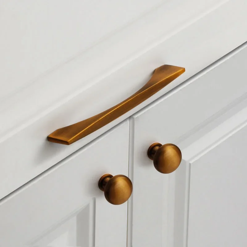 European Style Light Luxury Furniture Cabinet Handle Cabinet Wardrobe Cabinet Door Drawer Handle Solid Hardware Brass Handle