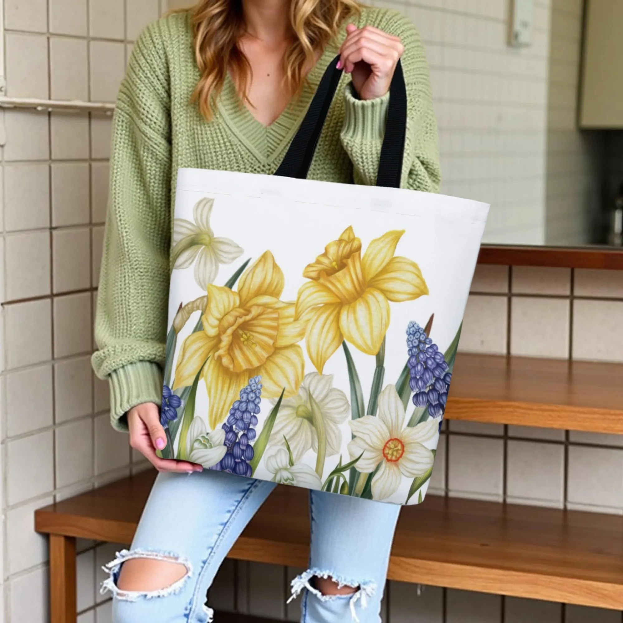 النرجس البري والعنب صفير Aficionado حقيبة تسوق قماشية للنساء الأزهار موضوع قابلة لإعادة الاستخدام حقيبة تسوق مثالية لمحبي فن الحديقة