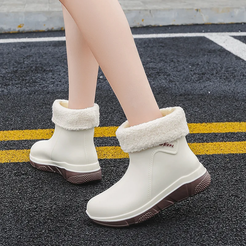 Bottes de pluie mi-mollet pour femmes, chaussures d'extérieur imperméables en caoutchouc, bottes confortables à semelle souple, nouvelles chaussures de pluie antidérapantes