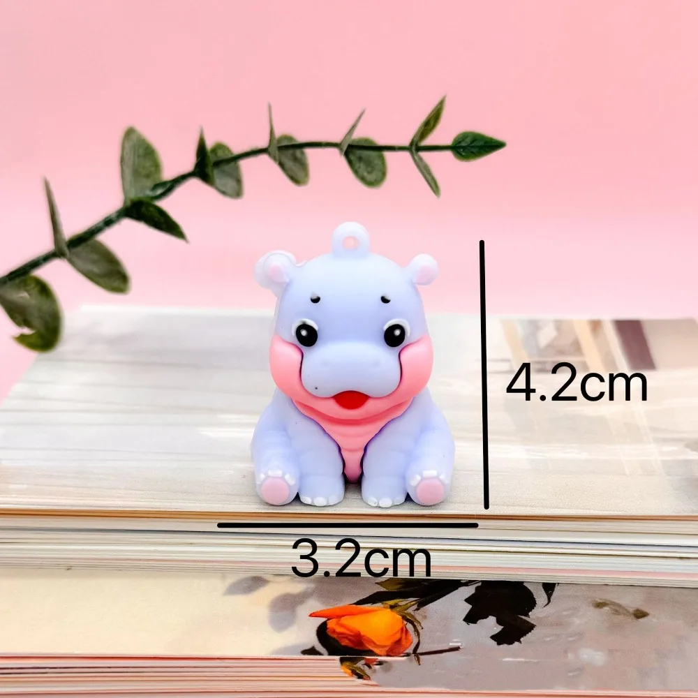 4 pezzi simpatico portachiavi con ciondolo ippopotamo cartone animato MooDeng ippopotamo borsa ornamenti di fascino portachiavi per auto creativo in gomma morbida