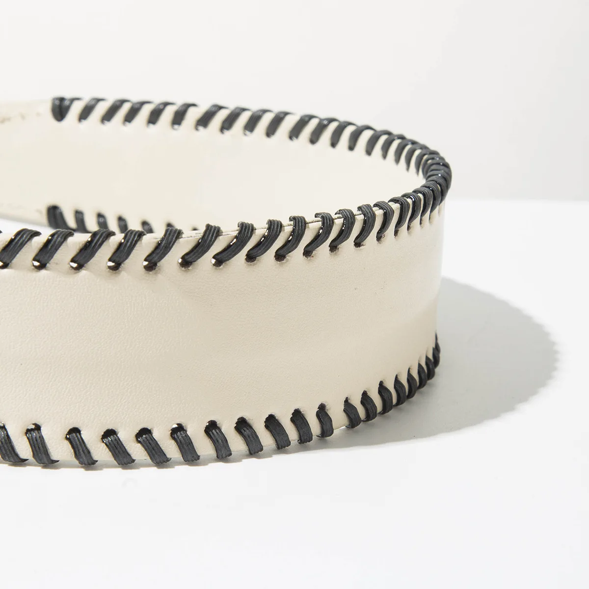 Neues PU-Leder Stirnband mit Farbblockierung, Breitkrempiges, Retro, Hochwertiges Stirnband, Vielseitiges Accessoire für den Täglichen Gebrauch – Detail 14