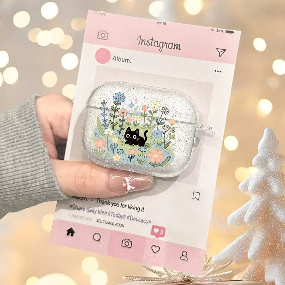 Niedliche schwarze Katze mit Blumen-Glitzer-Schutzhülle für AirPods 4/3/2/1, Kopfhörerhülle für AirPods Pro3/Pro2/Pro, stoßfeste, weiche Hülle – Detail 1
