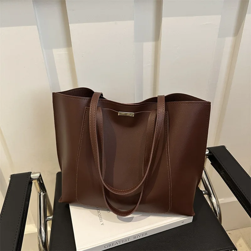 2026 Fall/Winter Luxury Commute Tote Bag, Large Capacity, Vintage Niche Design, Trendy Shoulder Bag & Handbag
