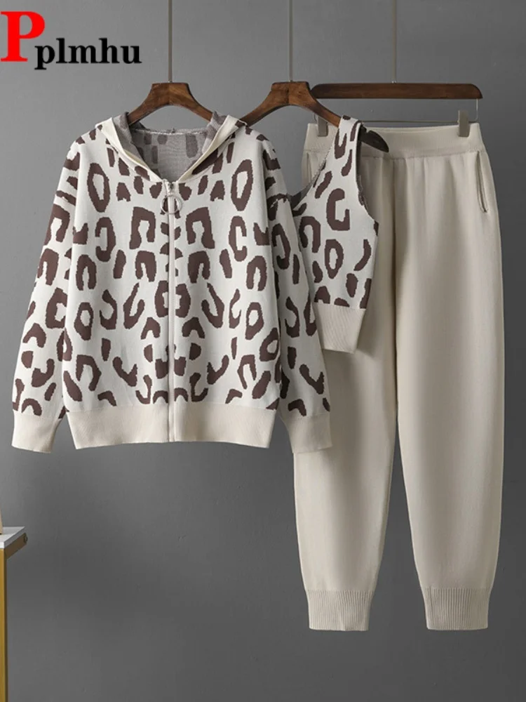 

Модный вязаный комплект из 3 предметов с леопардовым принтом: женский кардиган на молнии с капюшоном, жилет без рукавов и брюки-шаровары с высокой талией