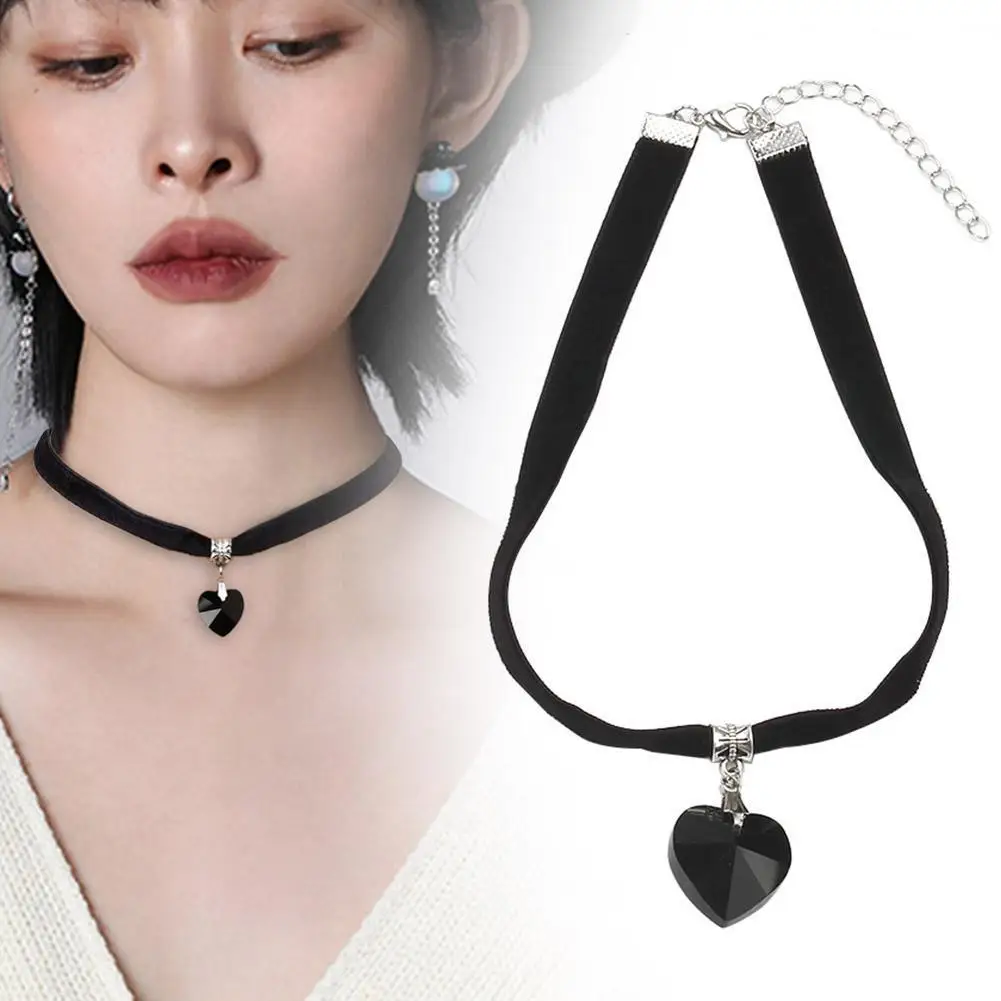 Classic Gothic Black Leather Choker Torques Heart Pendant Necklaces For Women Elegent Fashion Y2K Jewelry Valentine\'s Gifts