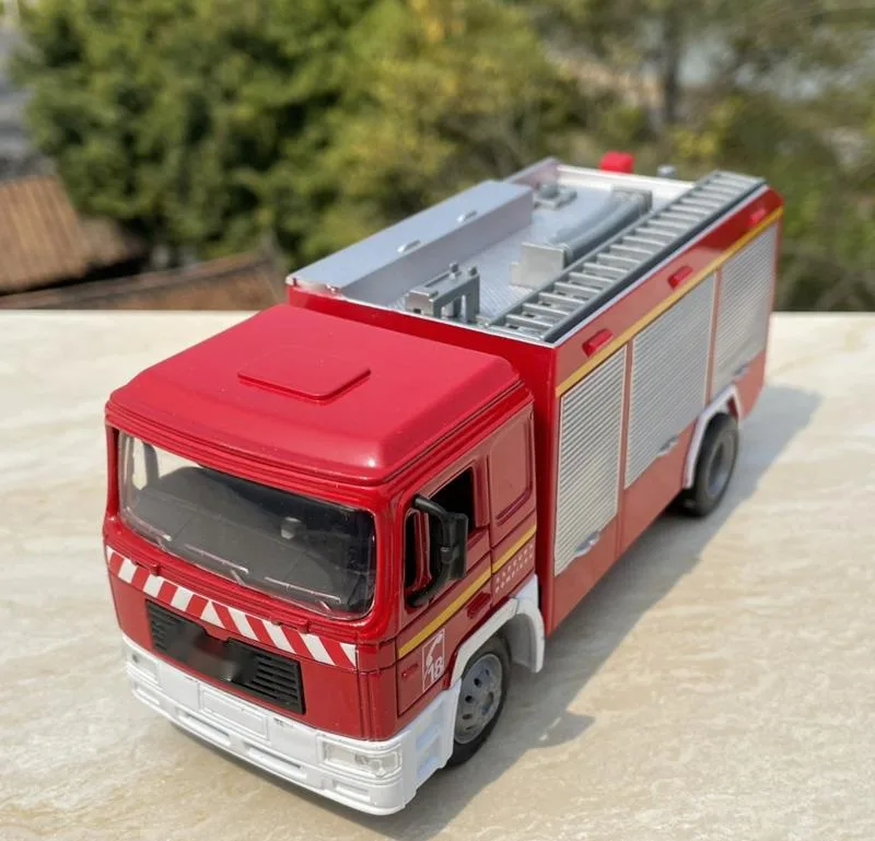 1/43 recién llegado, precio especial, motor de bomberos americano de Metal fundido a presión, modelo clásico, colección de juguetes para niños