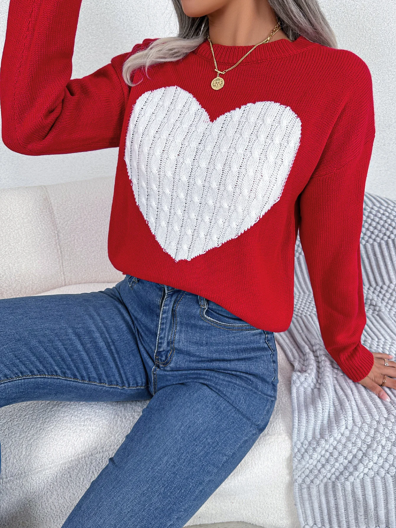 Autumn and Winter Sweet Contrasting Color Heart Pattern Long Sleeved Pullover Sweater