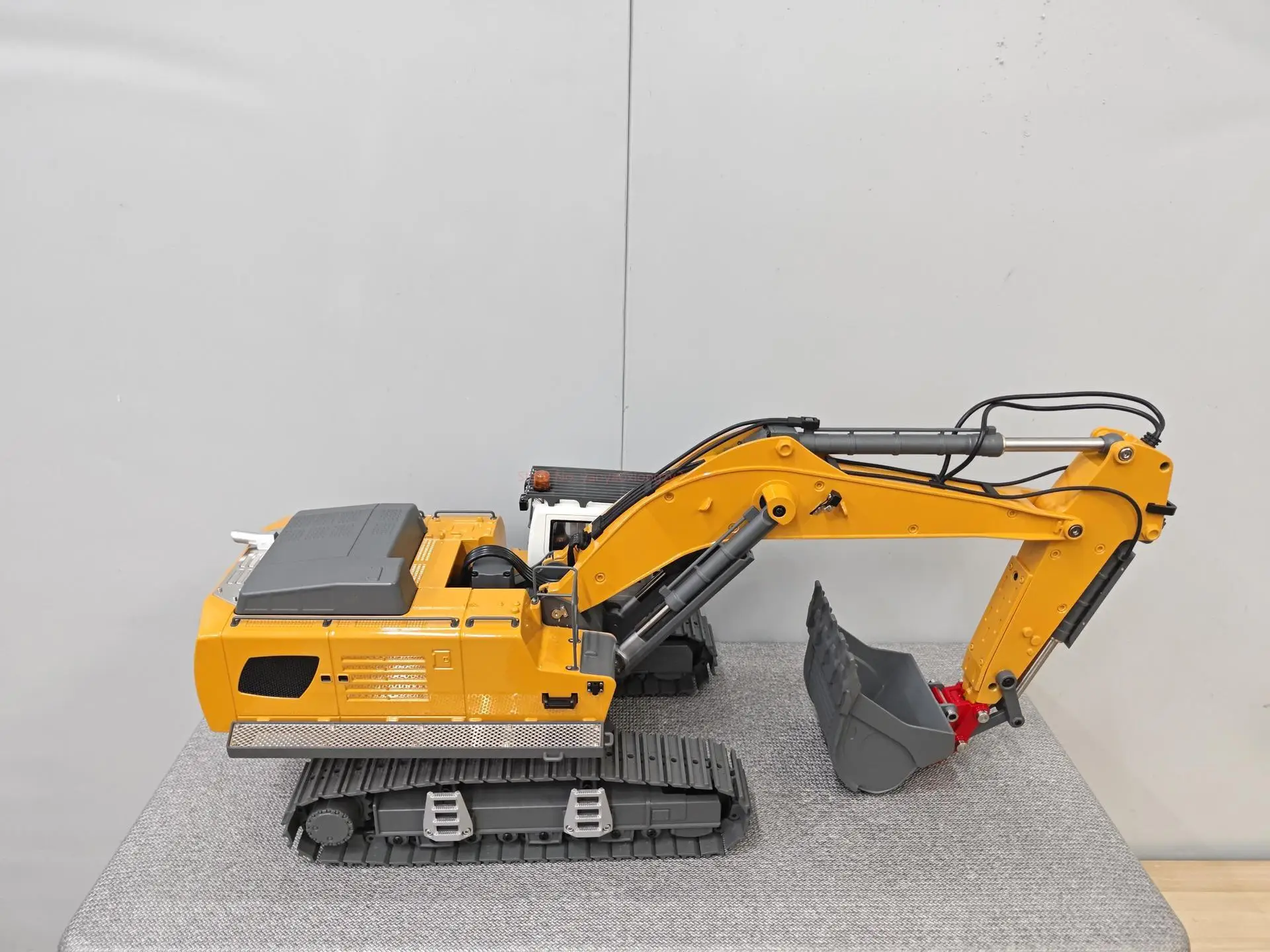 En Stock Rtr Kabolite 5901 1/14 Rc excavadora K5901 100s Control remoto excavadora batería eléctrica garra juguete modelo niños regalos