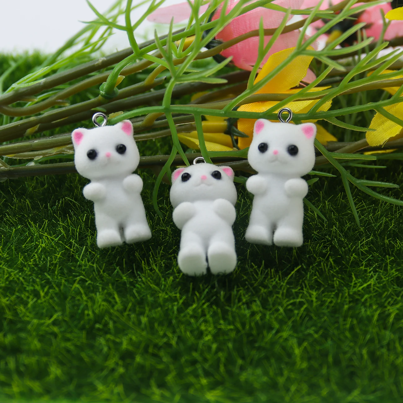 30pcs Kawaii Fluffy Flocking Cat Animal Charms Miniature Dolls Keychain Necklace Pendant DIY Crafts Jewelry Make fittings