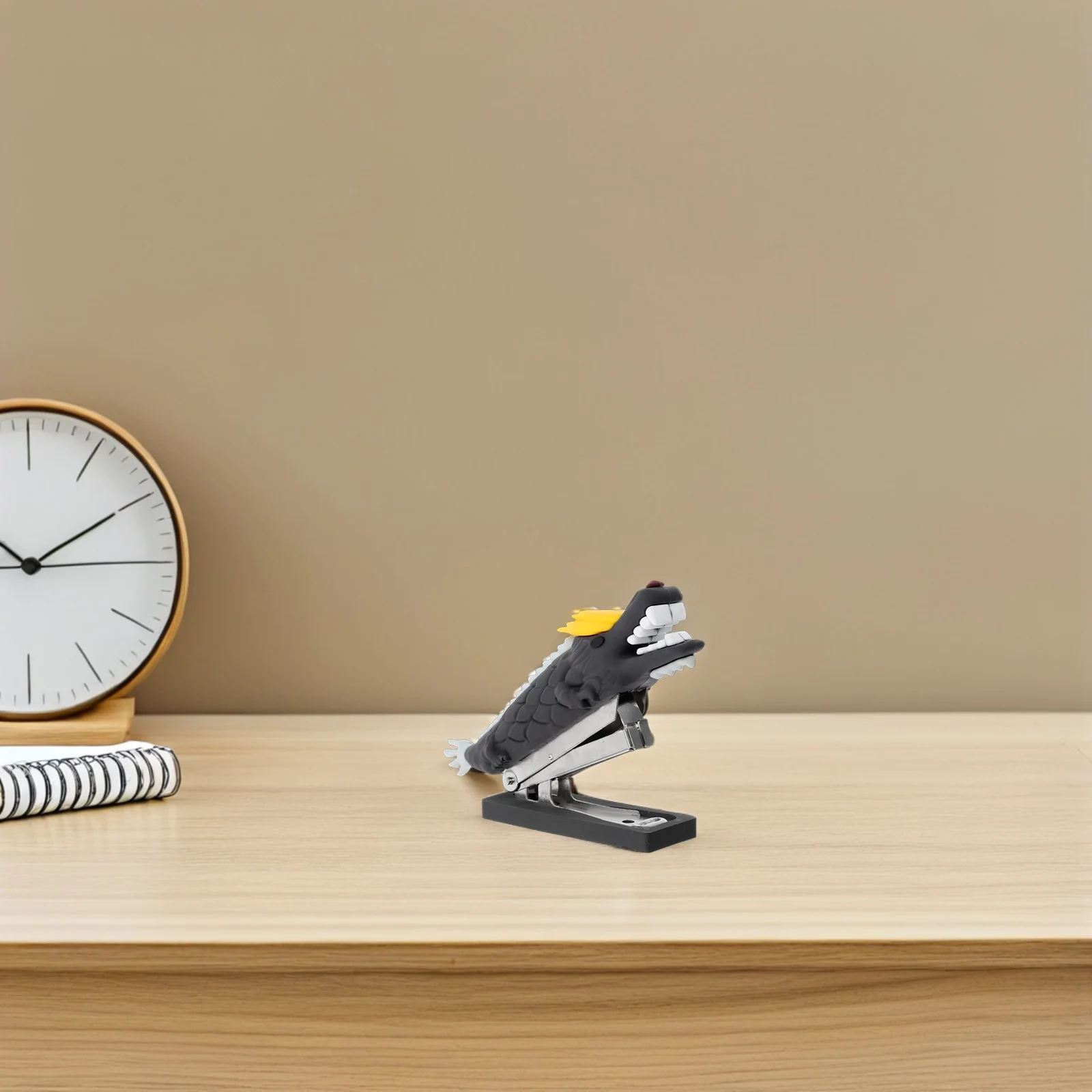 Simpatico mini cucitrice a forma di drago, forniture per ufficio portatili compatte, graffette in acciaio inossidabile per uso desktop degli studenti