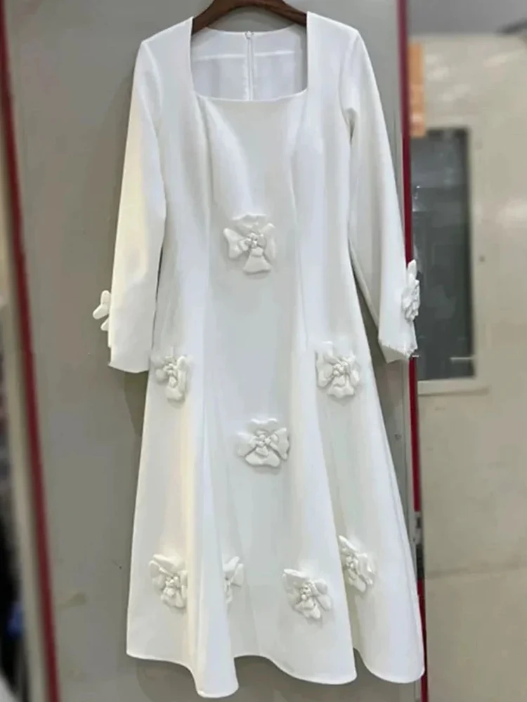 Fashion show three-dimensional flower design sense dress 2024 autumn new long-sleeved square collar high waist big swing dress