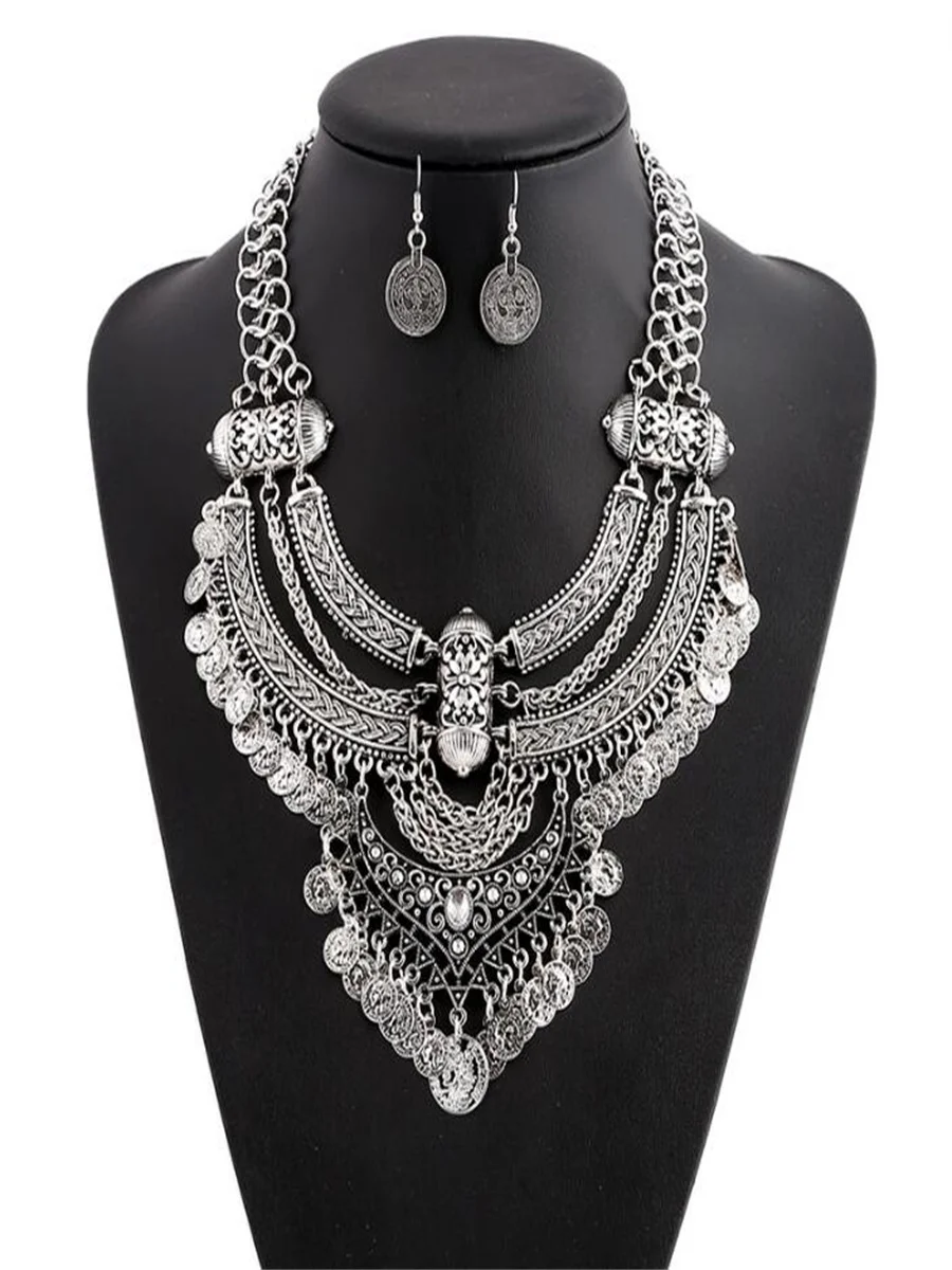 Fashionable coin retro style crescent tassel thick chain, alloy ethnic style short accessory necklace