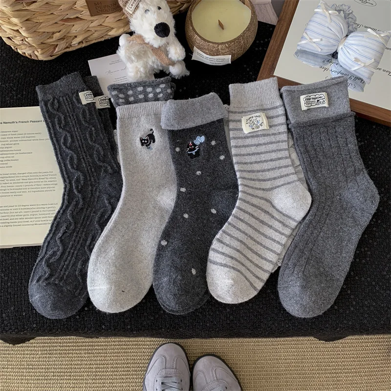 

5 pairs of spring autumn thick warm versatile wool socks soft breathable stripes simple comfortable midsole socks