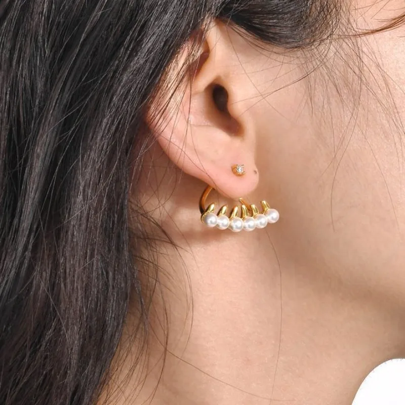 

Fashion Exquisite Gold-plated Shark Teeth Pearl Women's Earrings New Designer Shiny Zircon High-end Women's Earrings