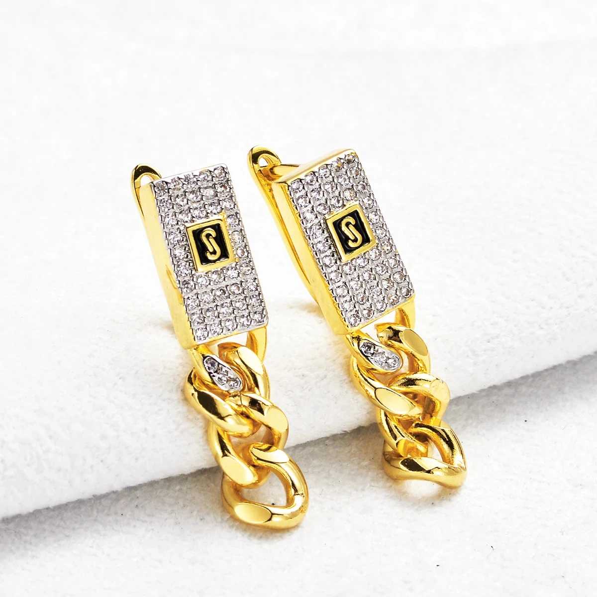 2024 Monaco Cuban hip-hop earrings, women's earrings, 18K gold-plated jewelry, fashionable girl accessories, exquisite gifts