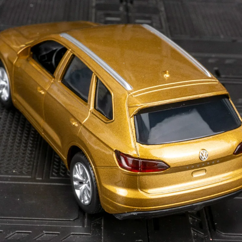 1:36 Volkswagens Touareg SUV Alloy Car Model Diecasts Metal Toy Vehicles Car Model Simulation Pull Back Collection Kids Toy Gift