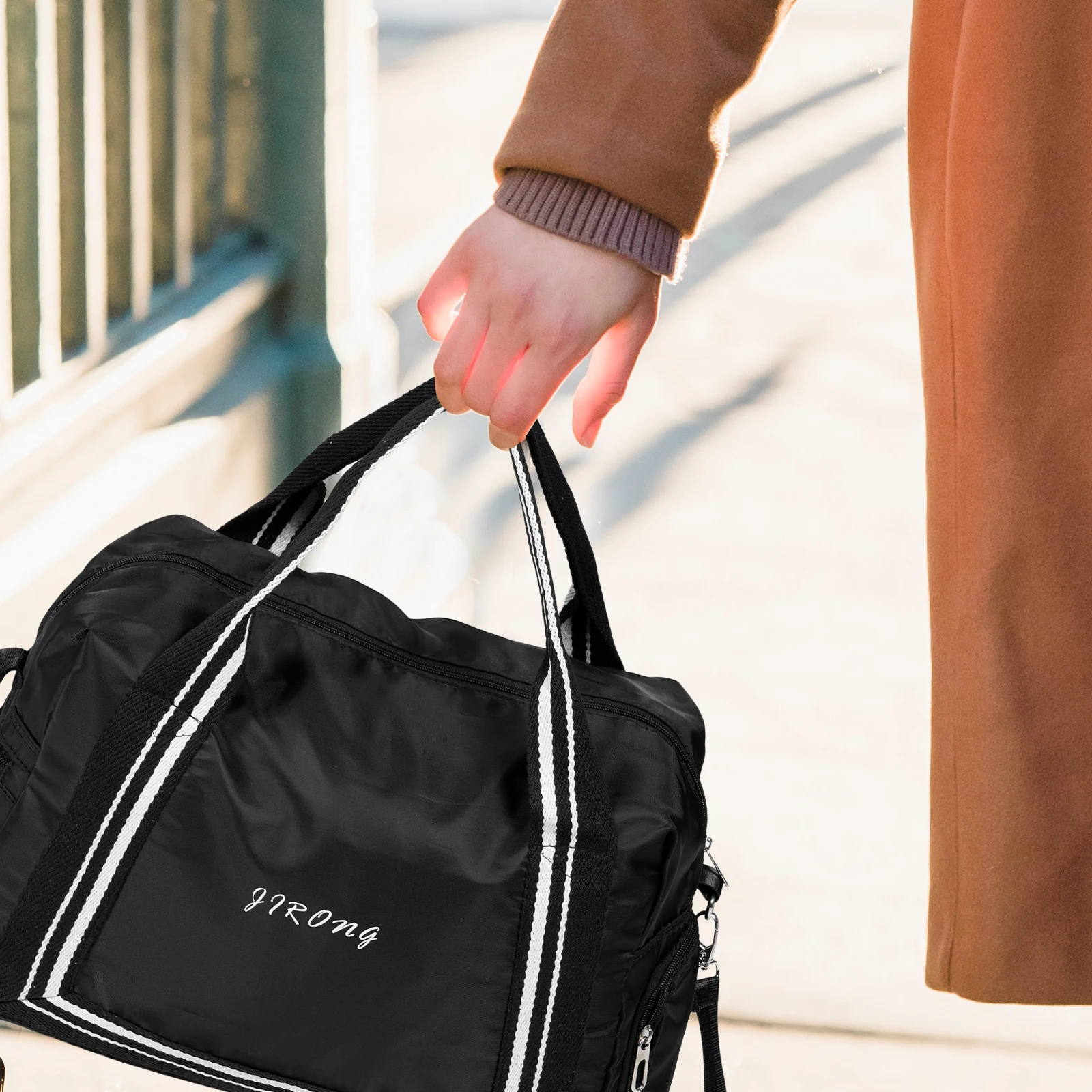 Spacious Travel Duffel Bag 30L Wear-Resistant Polyester Large Capacity Gym Bag for Business Trip Weekend Outing Swimming Yoga