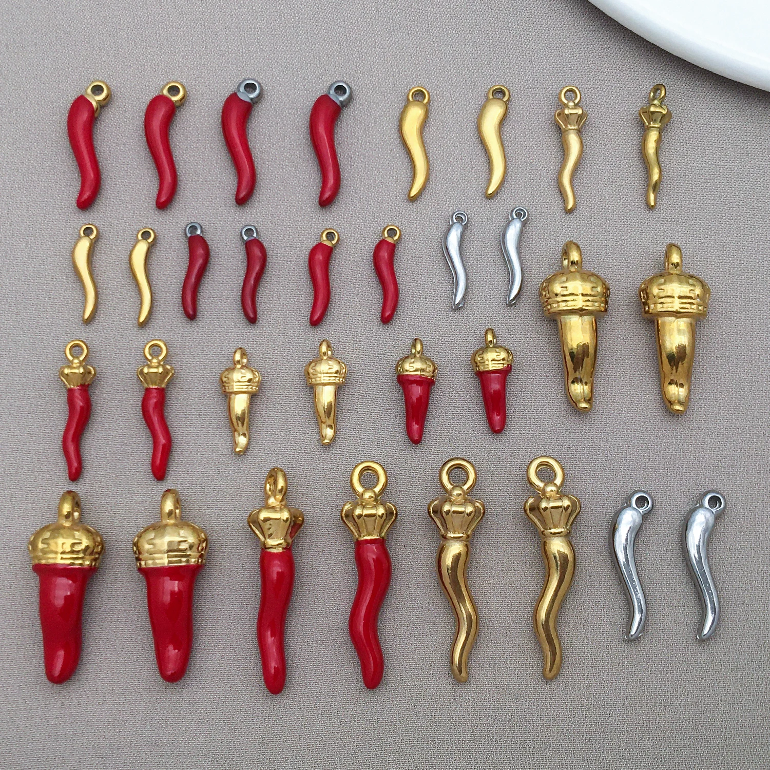 2pcs Stainless Steel Red Chili Shaped Charms Pendants for Jewelry Making DIY Handmade Necklace Bracelets Earrings Accessories ﻿