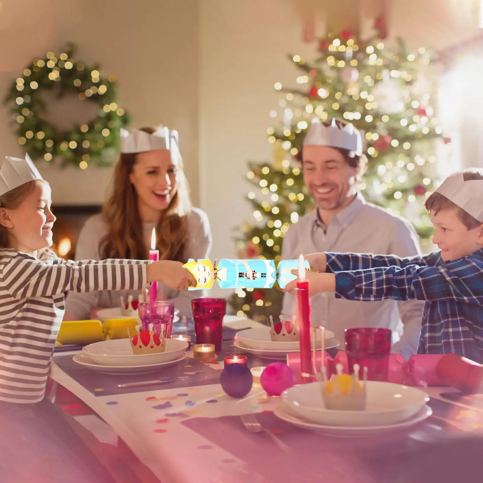 مفرقعات عيد الميلاد 24 قطعة من مفرقعات عيد الميلاد مع جوائز للبالغين، زينة للعطلات للعائلة والكبار والأولاد والبنات