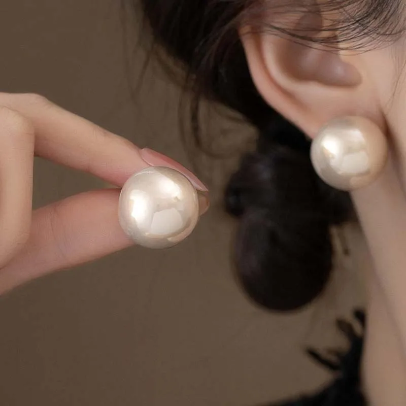 Women's Minimalist Gap Imitation Pearl Stud Earrings Fashion Commuter Jewelry Versatile Party Accessory 2026 Design For Gilrs