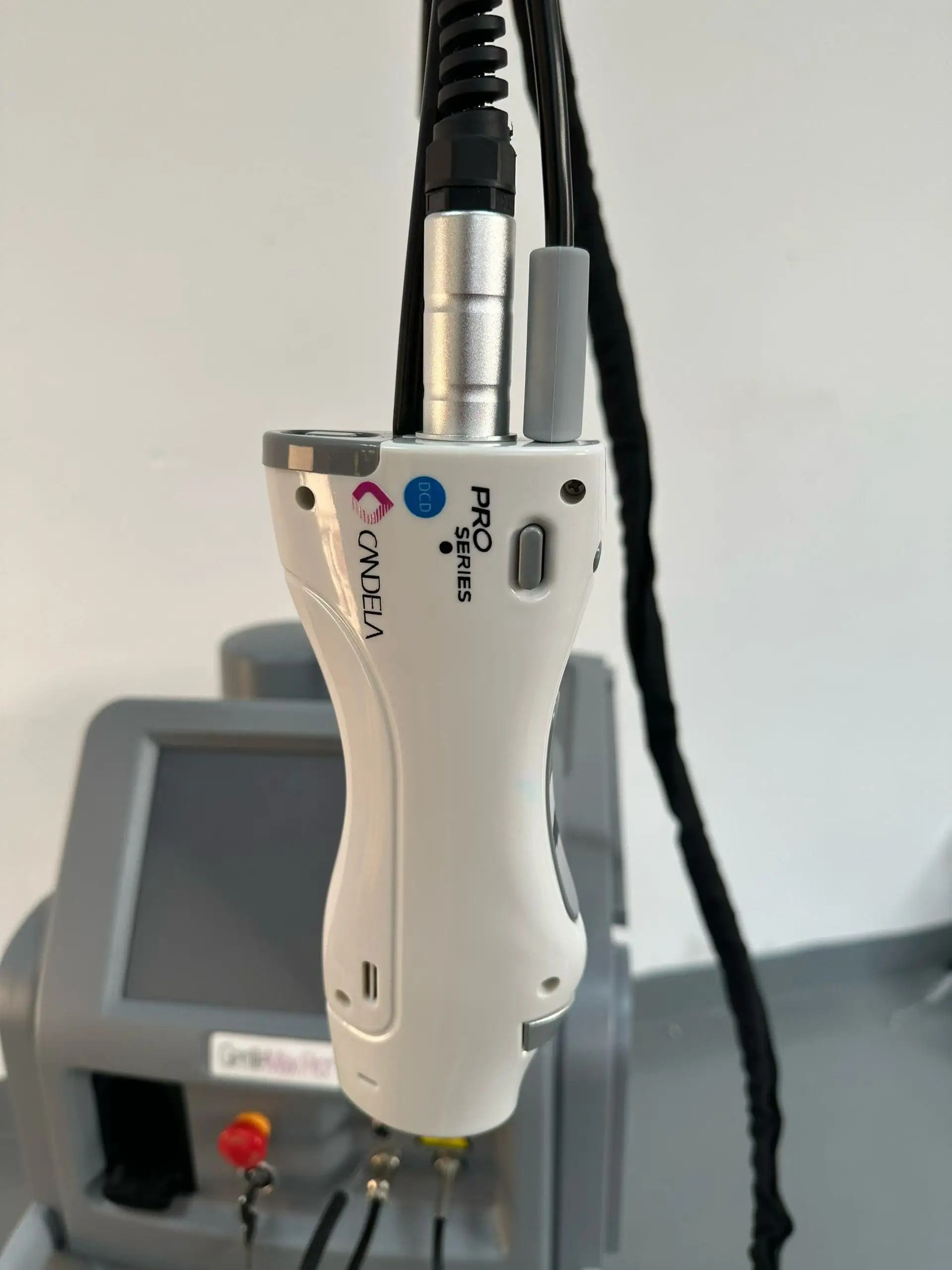 

Hair Removal Alexanderite Facial Rejuvenation Instrument Long Pulse Sapphire Handle Fiber Optic for Skin Whitening