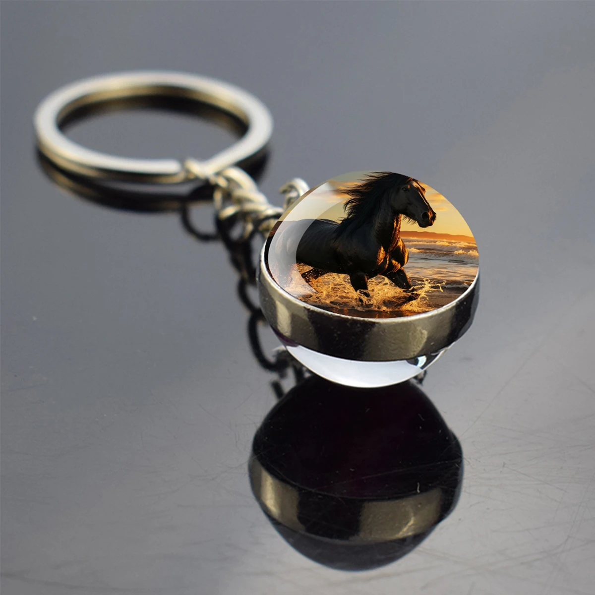 سلسلة مفاتيح على شكل كرة زجاجية لركوب الخيل للرجال ، سلسلة مفاتيح للجري ، هدية على شكل حلقة مفاتيح عصرية