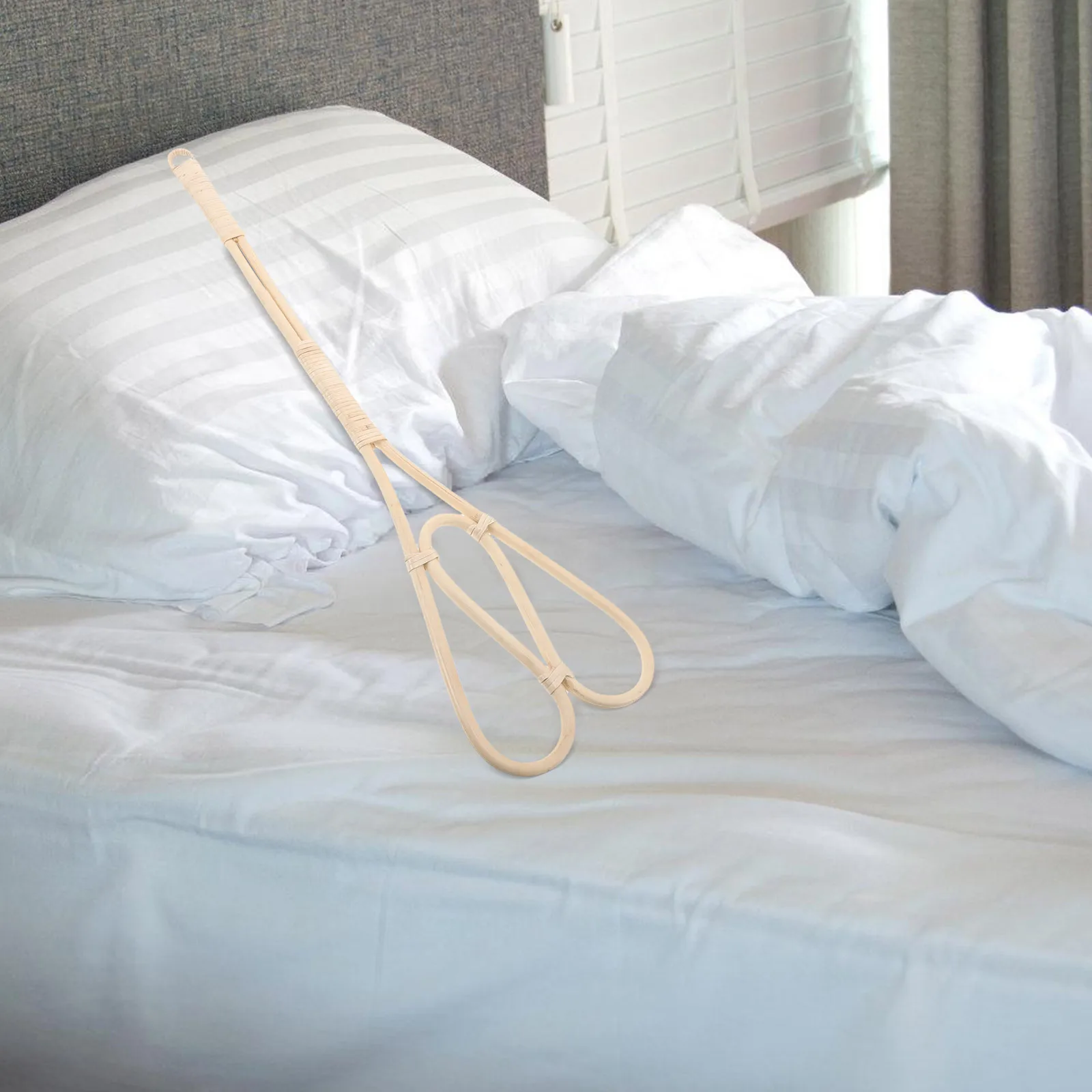 

Rattan Quilt Duster 25.15X6.09X0.39 Inch Long Handle Carpet Beater For Dust Removal Fluffing Bedding Rugs Handwoven