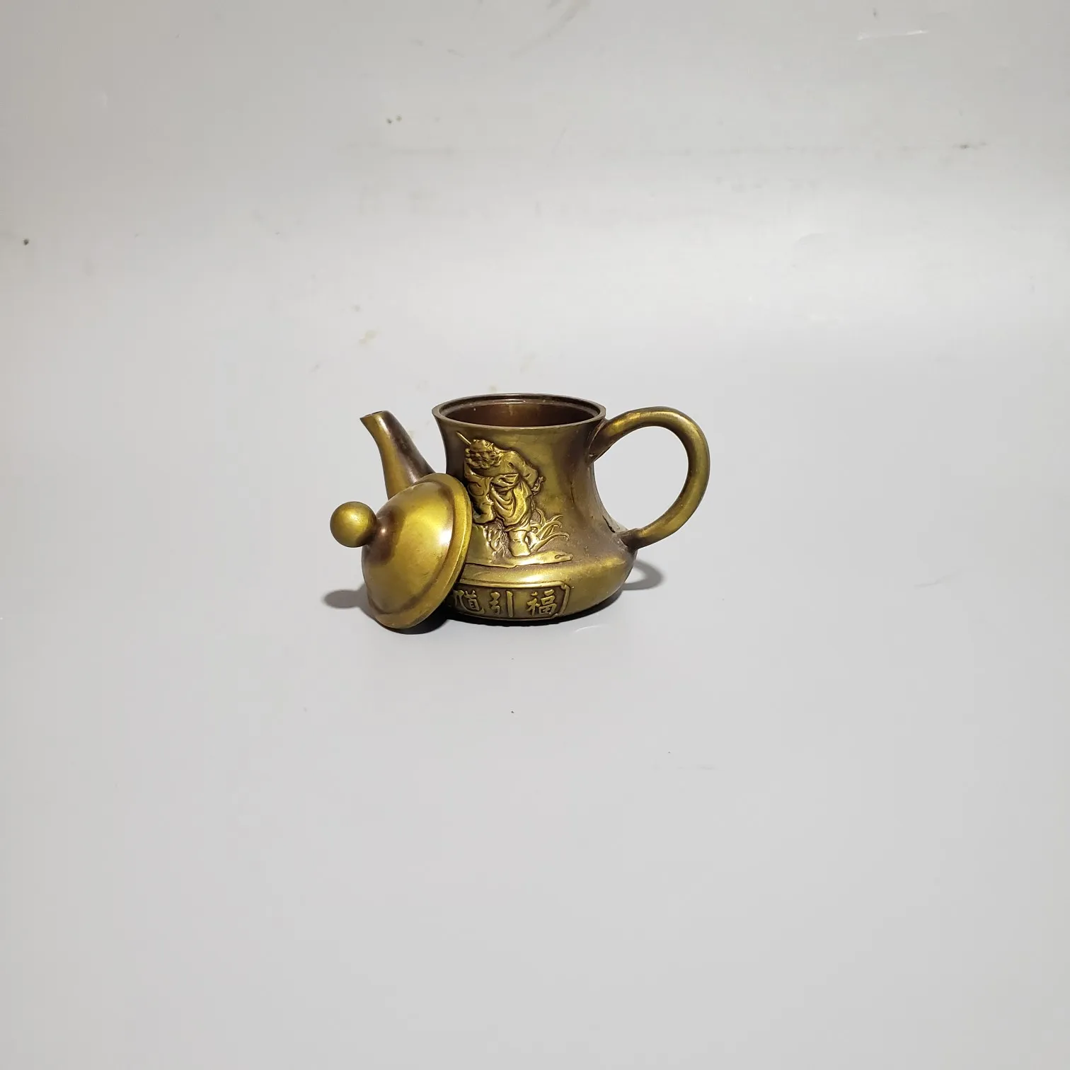 

Chinese Solid Pure Copper Zhong Kui Yinfu Small Teapot Study Office Decoration