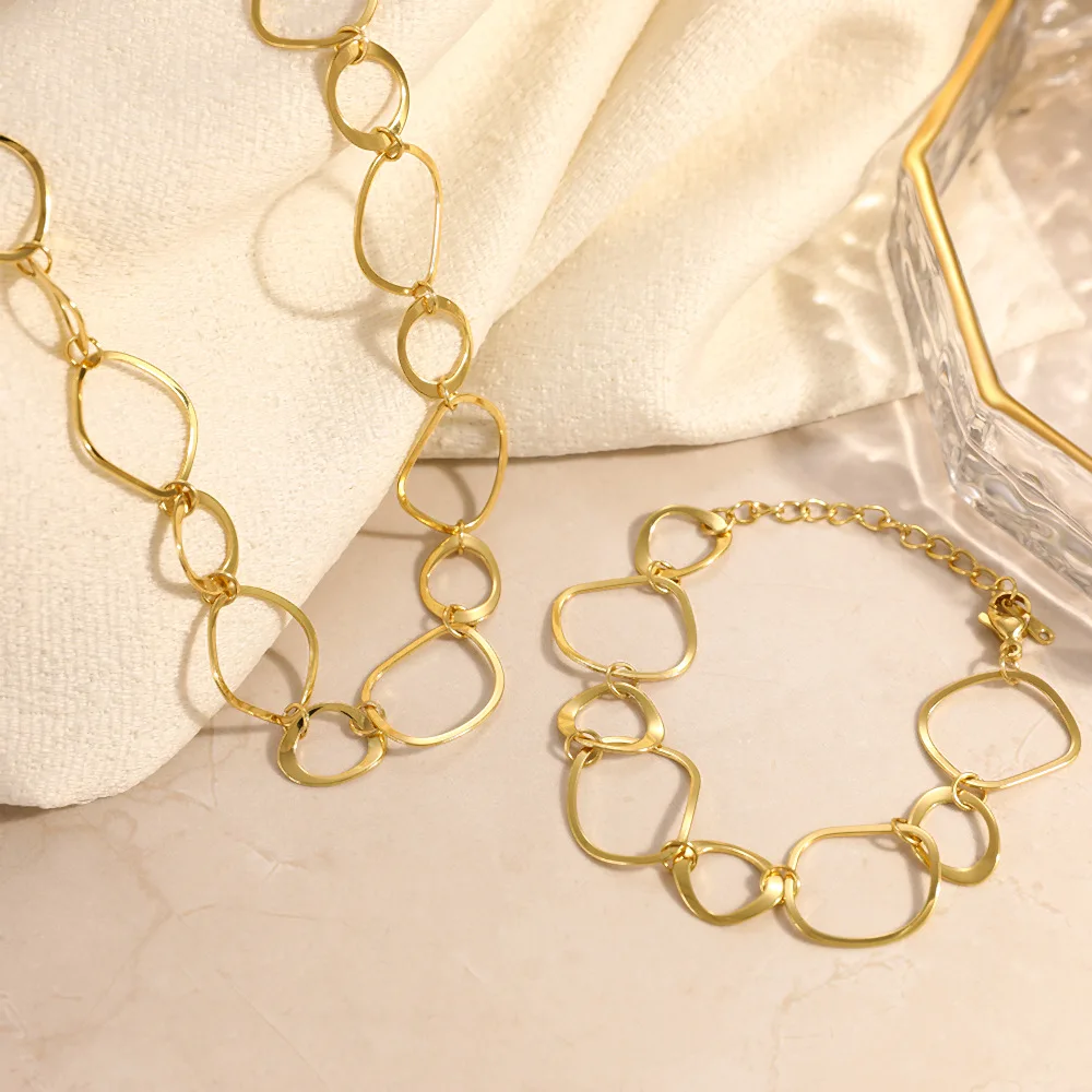 

Stainless steel plated 18K gold necklace with irregular square lines that do not fade, necklace accessories as a gift for women'