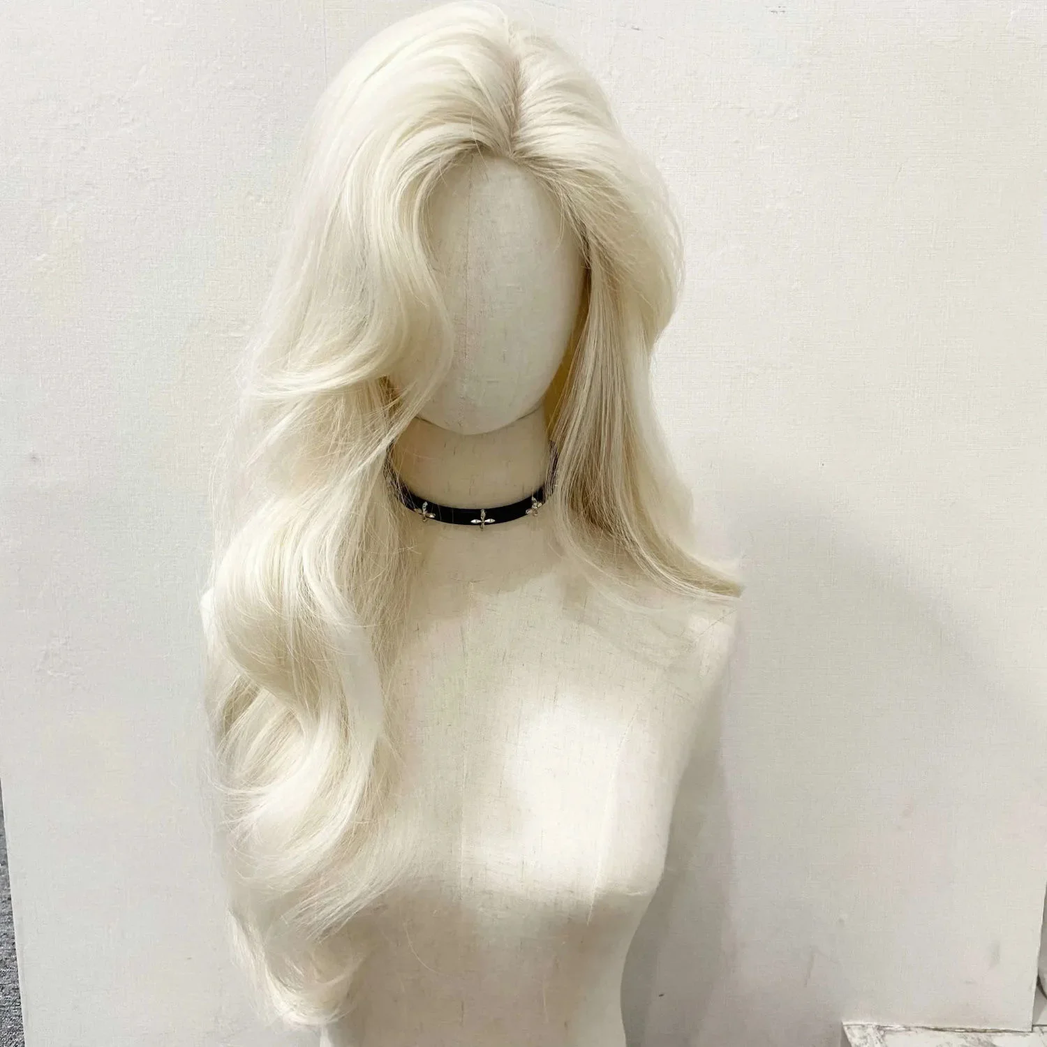 

Forehead lace wig with high skull top layering, white gold wavy wig, women's full head cover