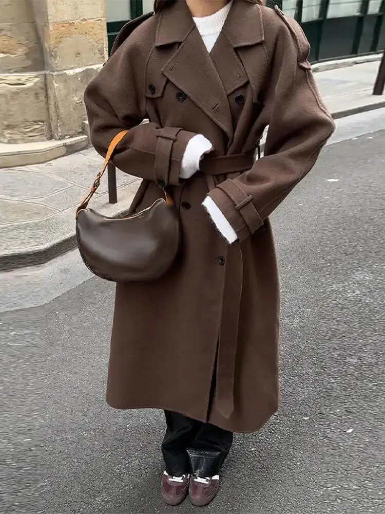 新しいソリッドターンダウンカラーウールコート女性のためのエレガントなダブルブレストポケットオーバーコート秋ストリートレディシックロングジャケット