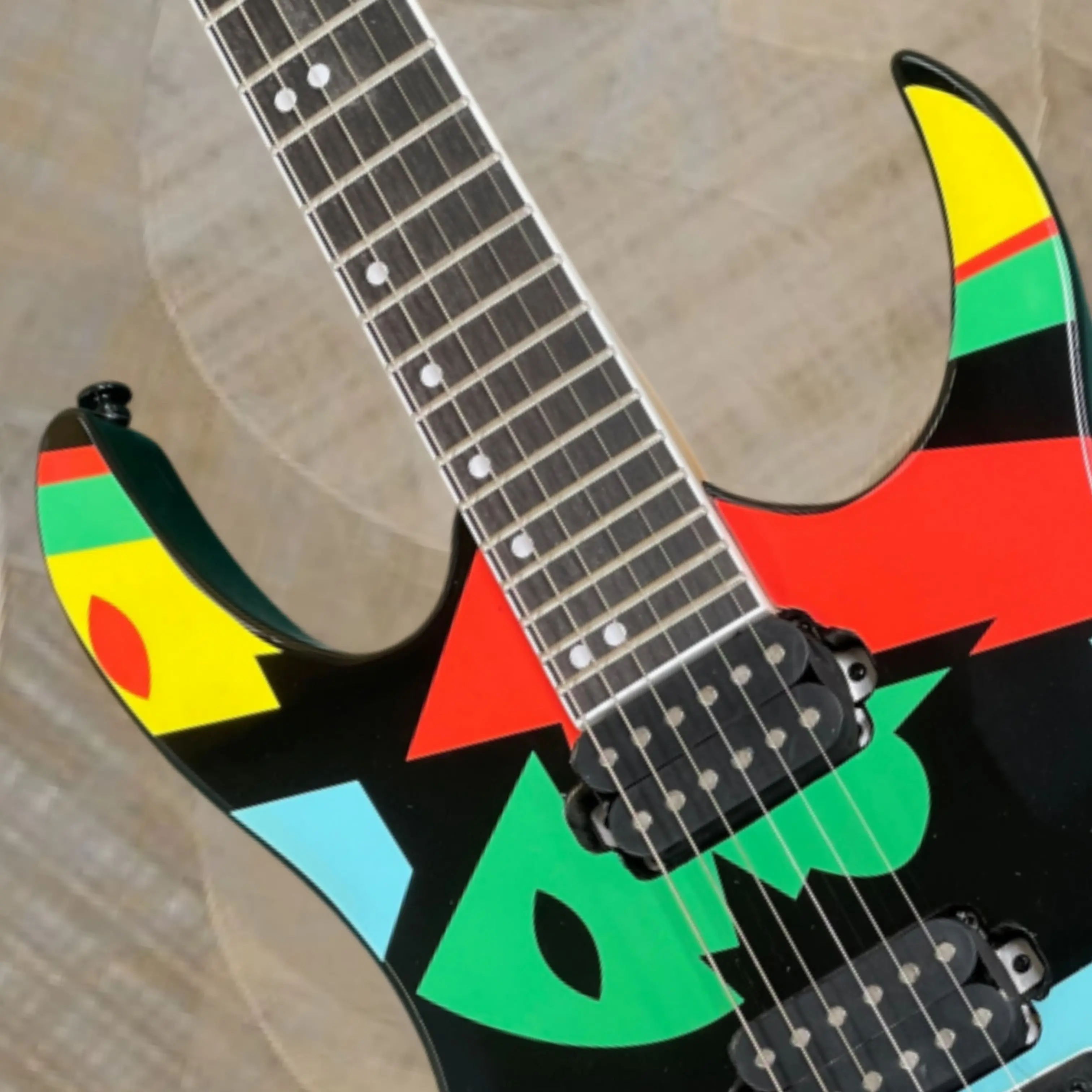 6-String Electric Guitar With Vibrant Geometric Painted Finish, Smooth Neck Guitars, Ideal For Rock Stage Performances Guitarra