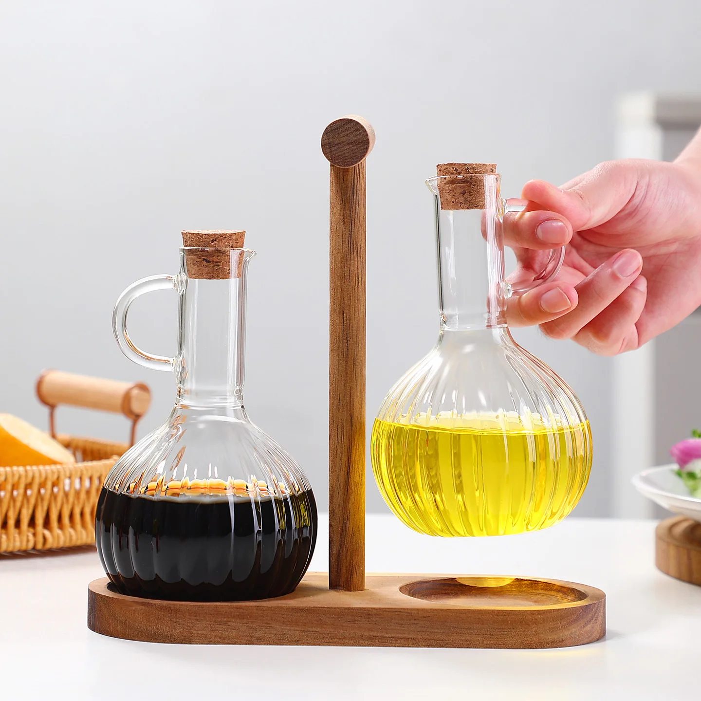 2pcs Glass Oil Pot High Borosilicate Glass Acacia Wooden Frame Seasoning Bottle Set Leak-proof Seasoning Bottle Kitchen Supplies