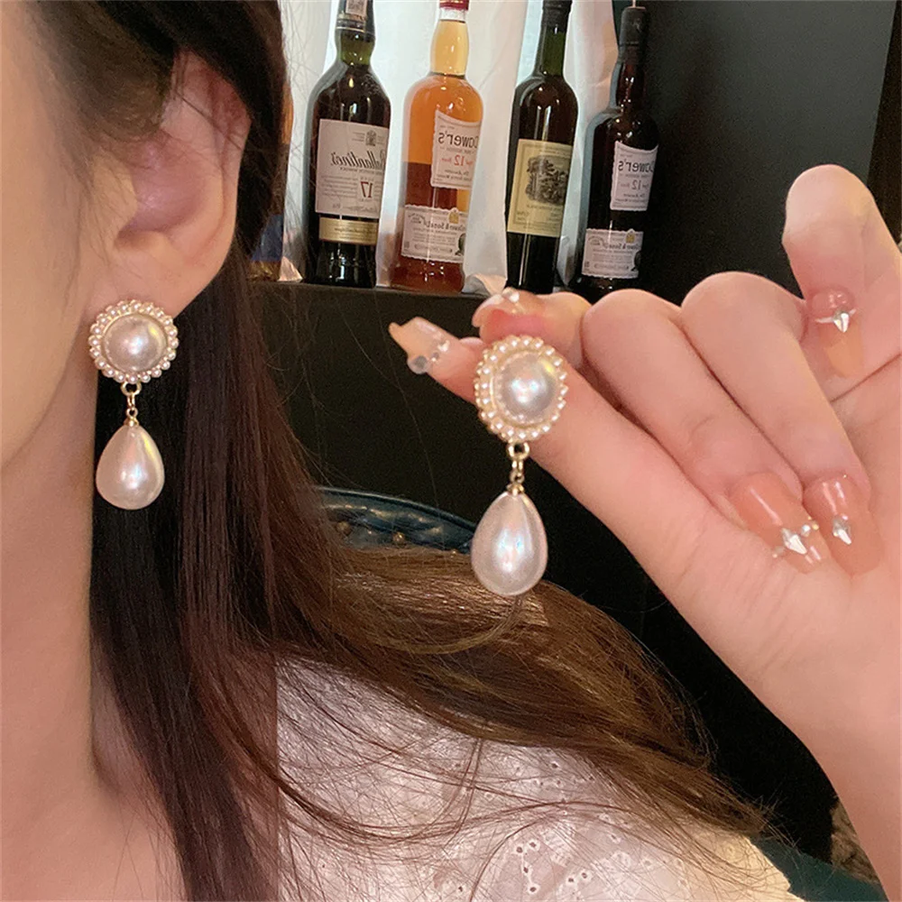 Water Drop Simulated Pearl Dangle Earrings for Women Fashion Ladies Ear Accessory Vintage Wedding Engagement Party Jewelry