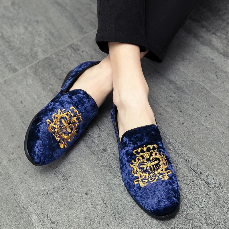 2024 Wedding Dress Shoes Casual Men Loafers New Big Size Lazy Peas shoes Embroidery Moccasins Shoes Suede Leather shoes Zapatos