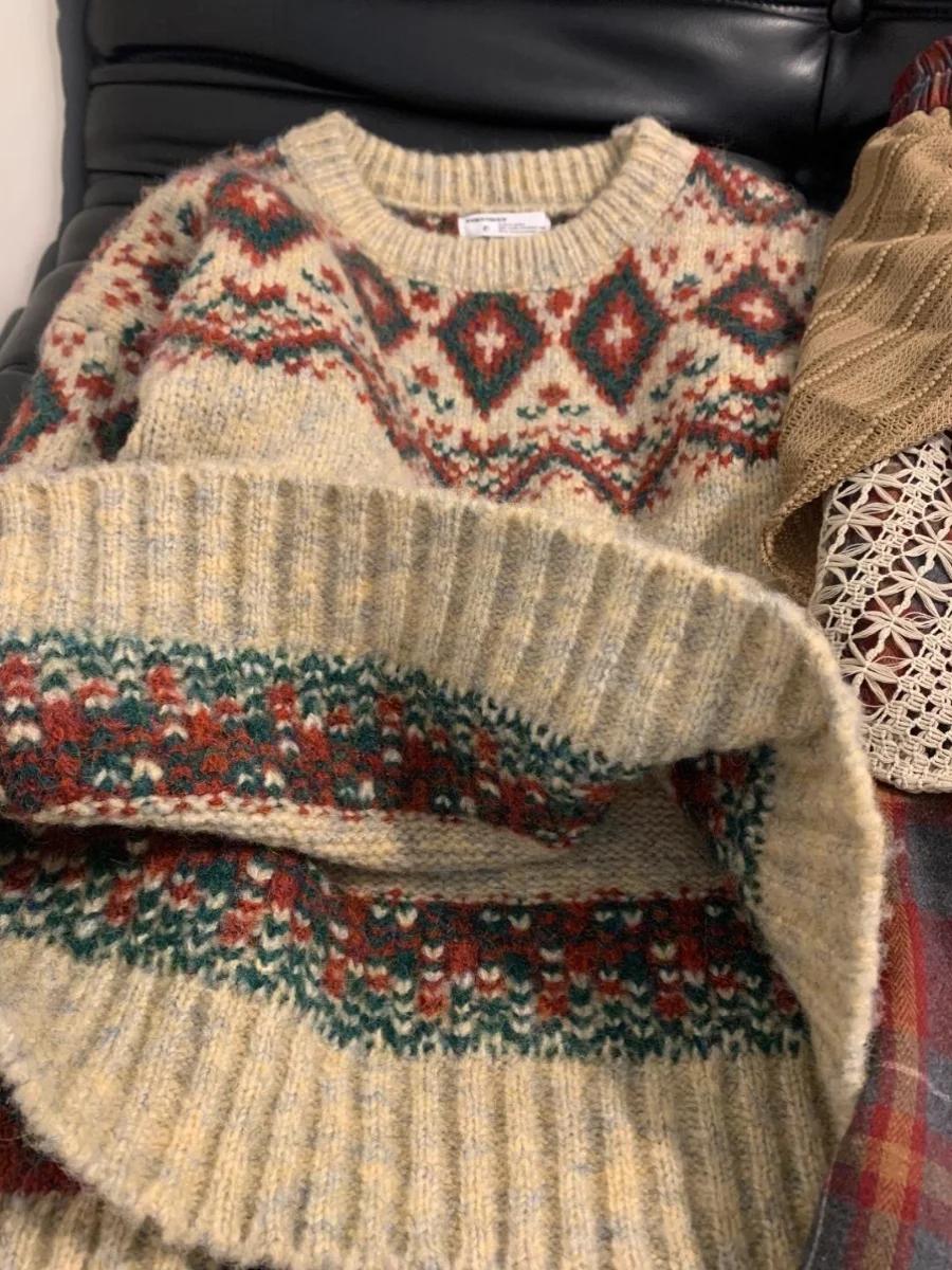 เสื้อสเวตเตอร์ถักไหมพรมผู้หญิงสไตล์เรโทรฮ่องกง ลาย Fair Isle นุ่ม อุ่น ใส่สบาย เหมาะสำหรับฤดูใบไม้ร่วงและฤดูหนาว แฟชั่น