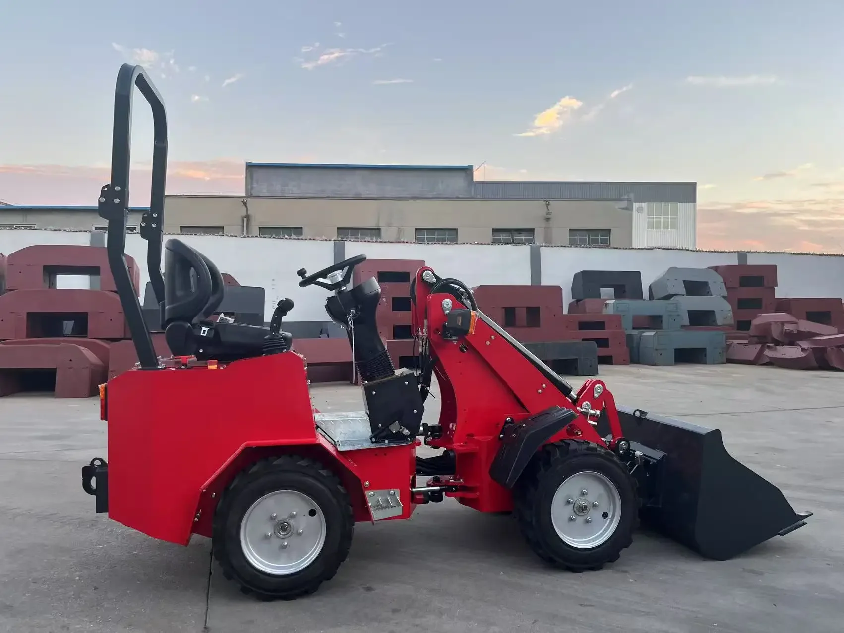 

Телескопический колесный погрузчик KZL918 с высокой грузоподъемностью, сертифицированный CE, многофункциональный, для сельскохозяйственных проектов