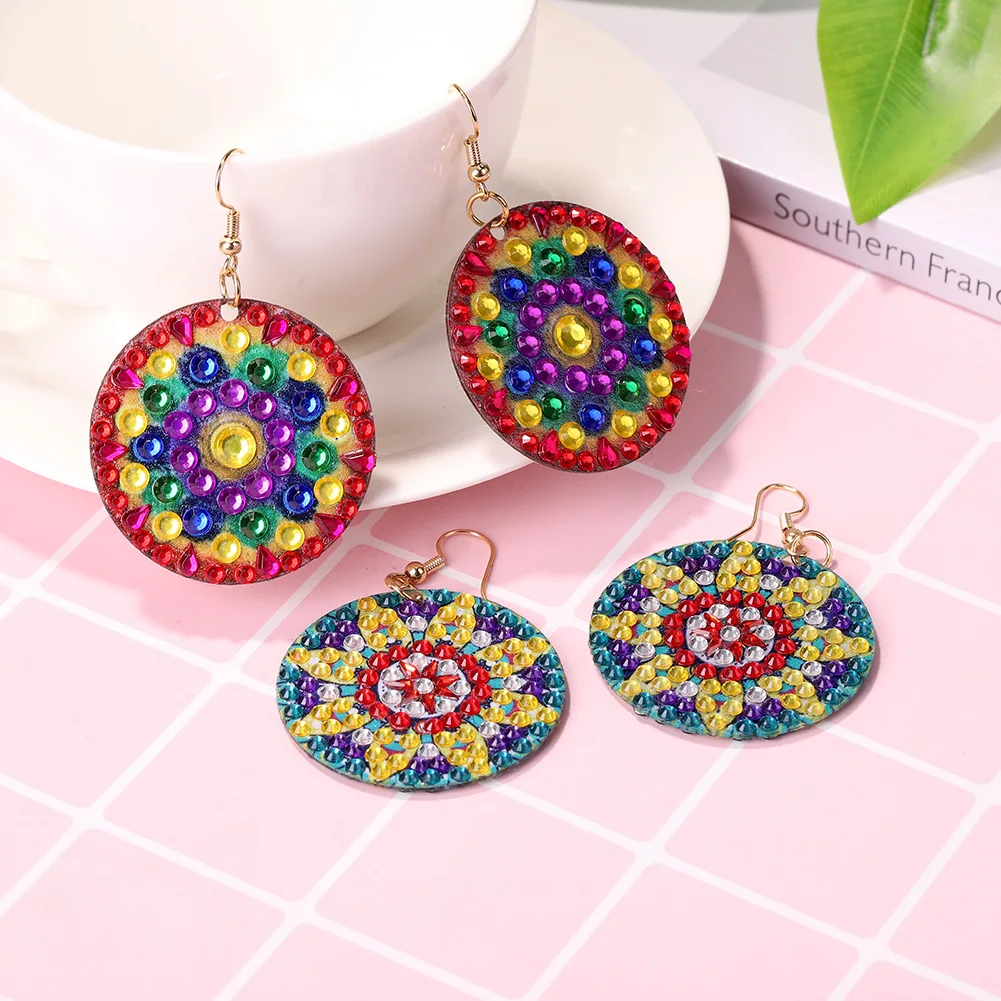 1คู่ DIY ภาพวาดเพชรสตั๊ดต่างหูผู้หญิงของขวัญหู Dangles Mandala รูปแบบเย็บปักถักร้อยพิเศษรูปร่างต่างหู Handmade Art