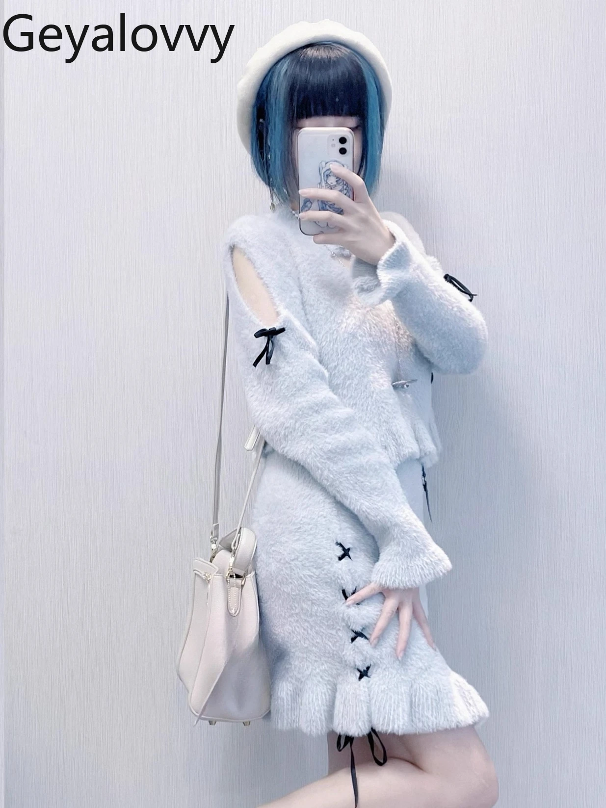 

Оригинал | Зимний новый японский стиль, массовый производство, свитер с открытыми плечами и длинными рукавами с милым бантом и короткая юбка, комплект из двух предметов