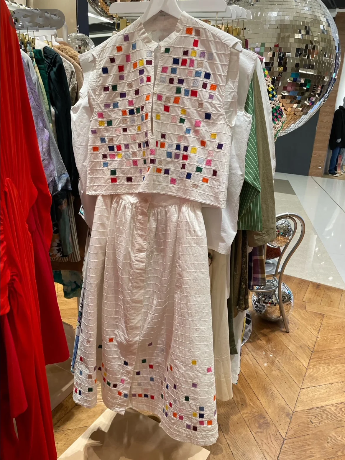 

HEIDD Block Embroidery Sleeveless Shirt And Skirt Set Spring 2026 Fashion Women's Short Length Shirt Two Piece Set